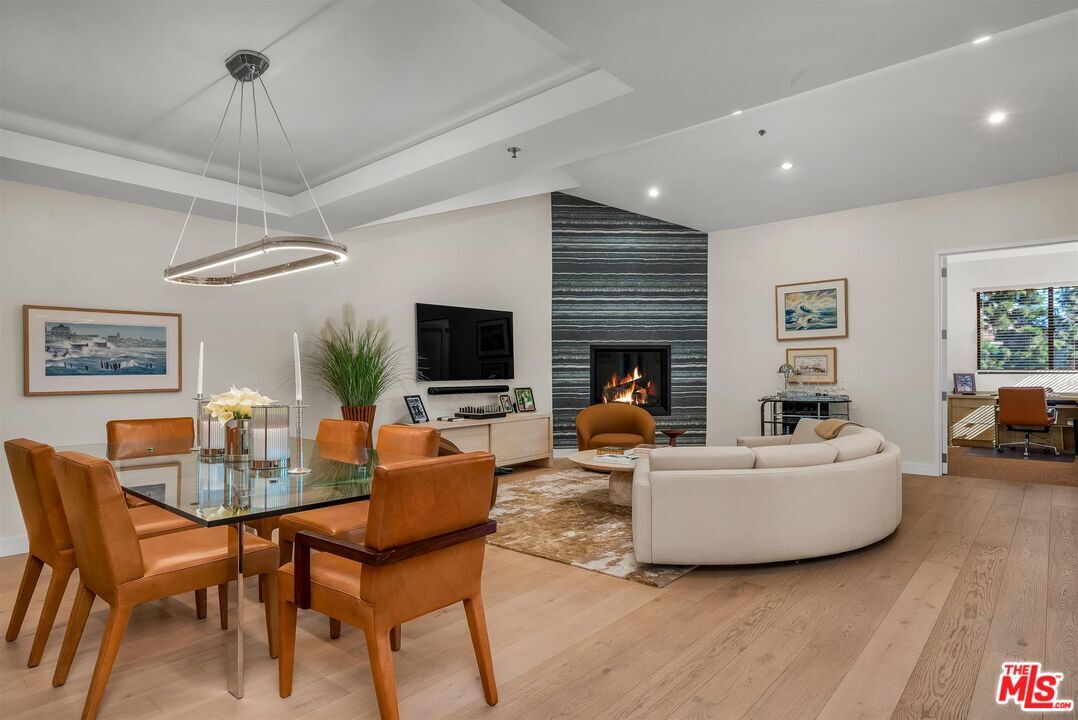 Property Photo: 2122 Century Park Ln, Unit 402 CA 90067