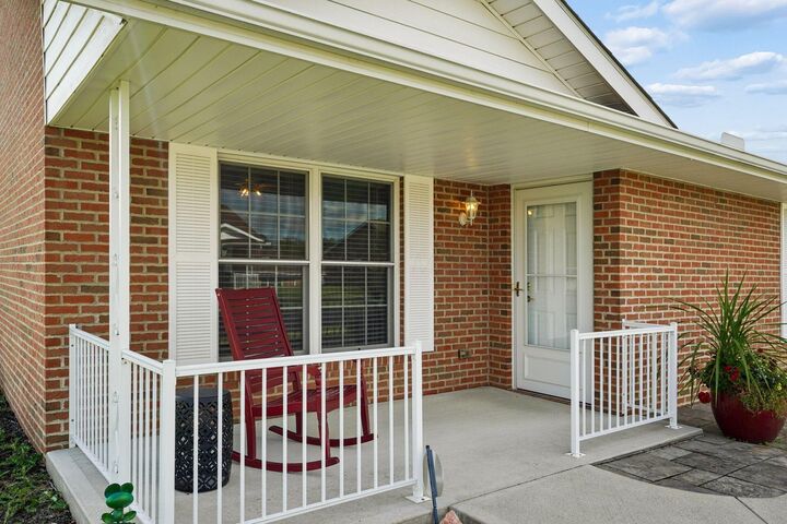 Property Photo:  321 Ashley Lane  OH 43162 