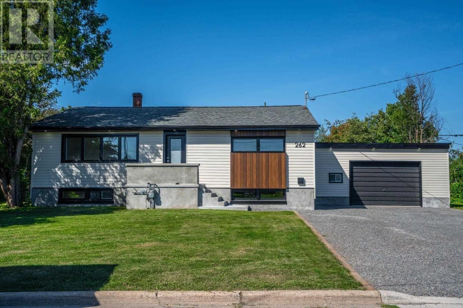 Property Photo:  262 Kingsford Rd  ON P6C 2W1 