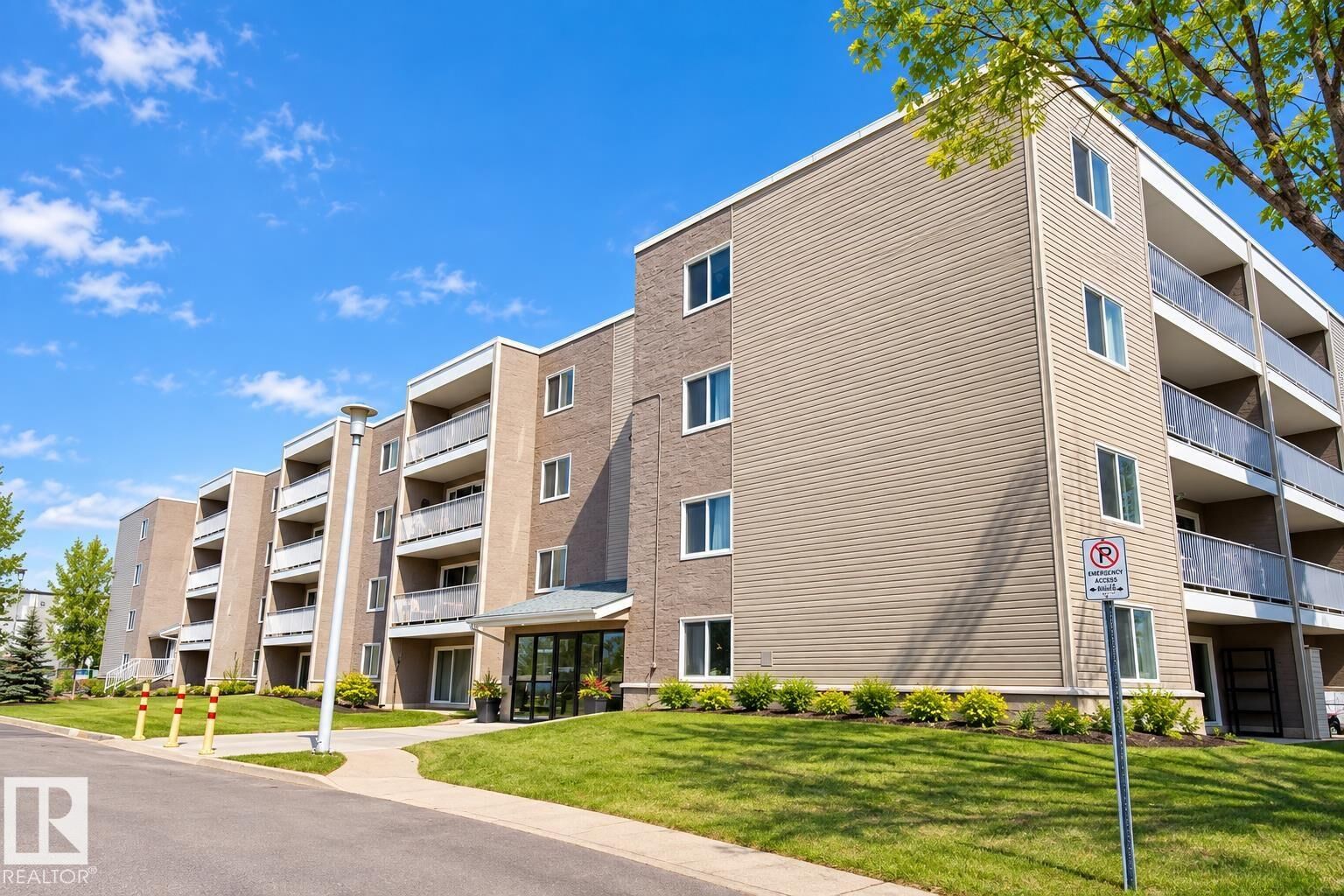 Property Photo:  18204 93 Avenue NW 402  AB T5T 2V2 