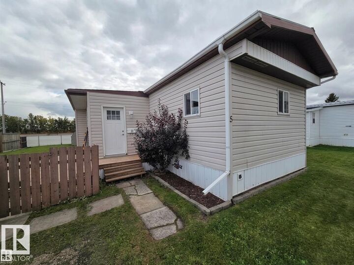 Property Photo:  5 Calmar Mobile Home Park  AB T0C 0V0 