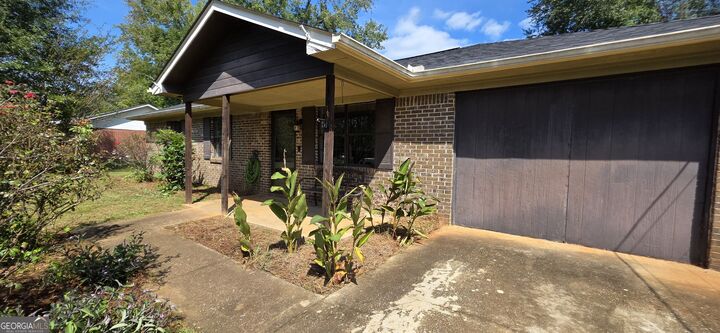 Property Photo: 115 Grove Creek Drive GA 30248