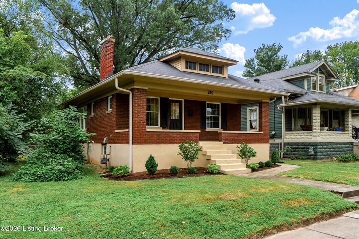 Property Photo:  210 Cornell Pl  KY 40207 