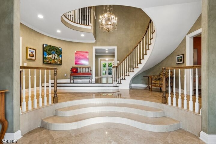 Property Photo:  9 Canterbury Ln  NJ 07901 