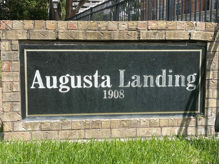 Property Photo:  1908 Augusta Drive 4  TX 77057 