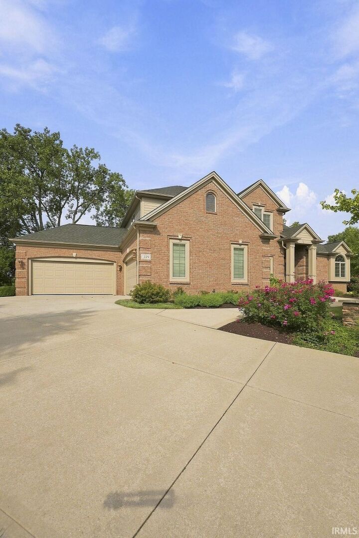 Property Photo: 229 Eagle Cliff Cove IN 46748