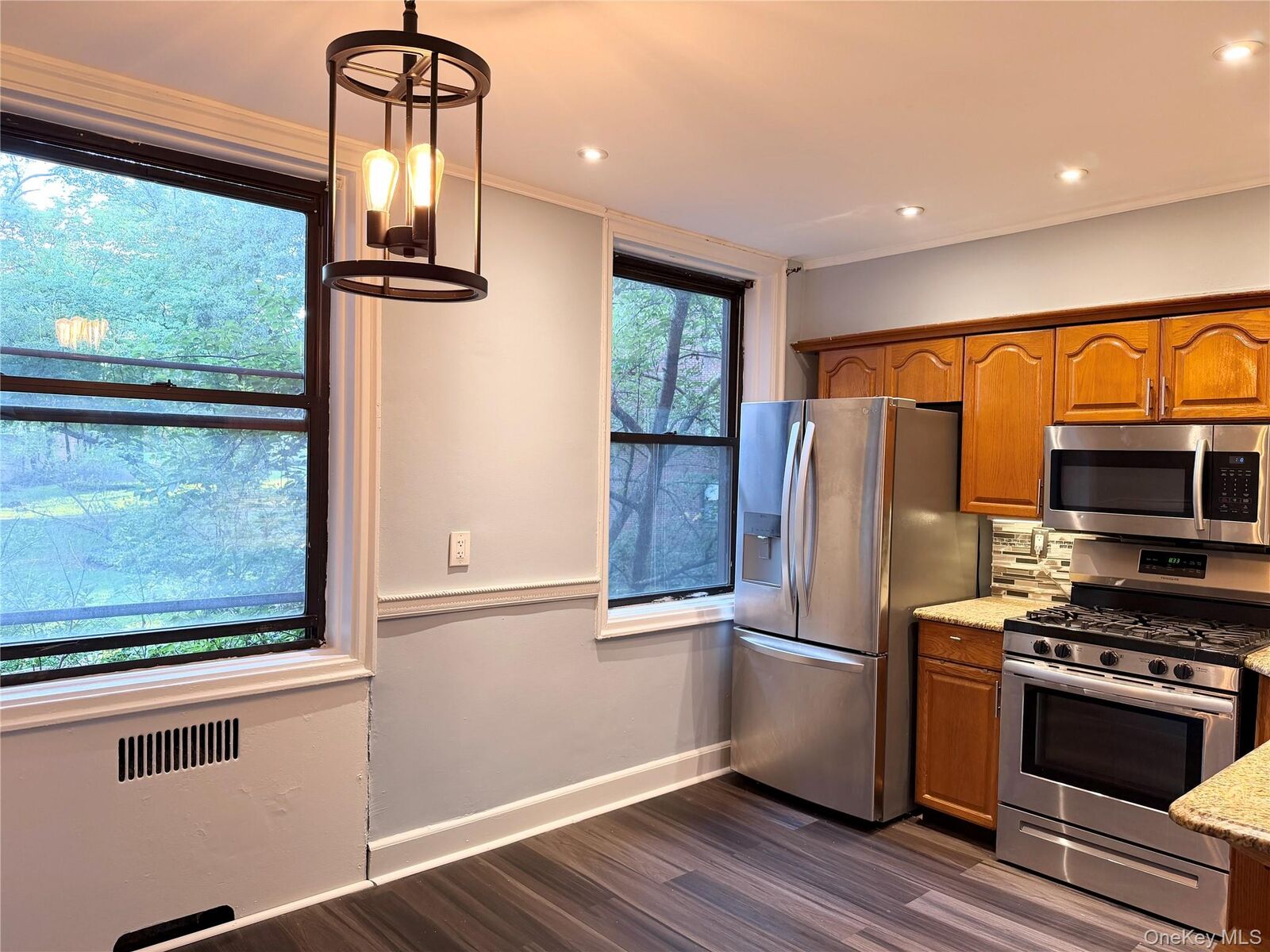 Property Photo:  412C Larchmont Acres West 2C  NY 10538 