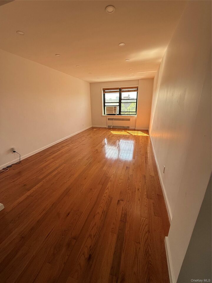 Property Photo:  139-10 28th Road 6C  NY 11354 
