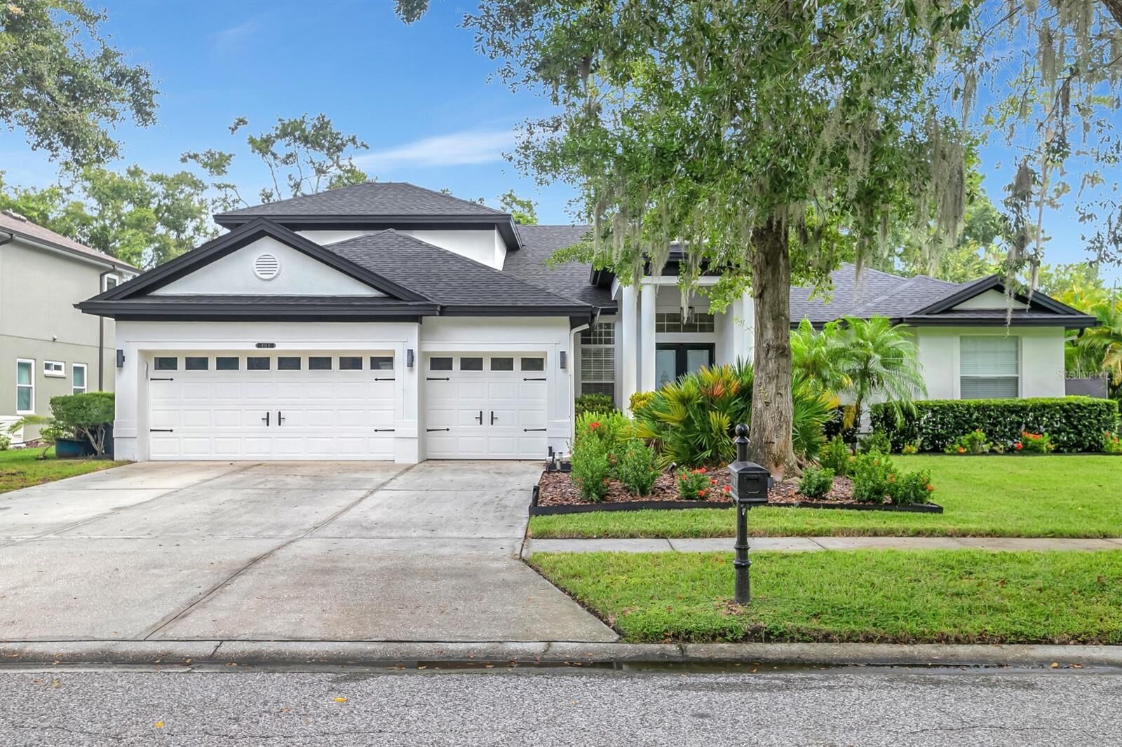 Property Photo:  808 River Hammock Boulevard  FL 33511 