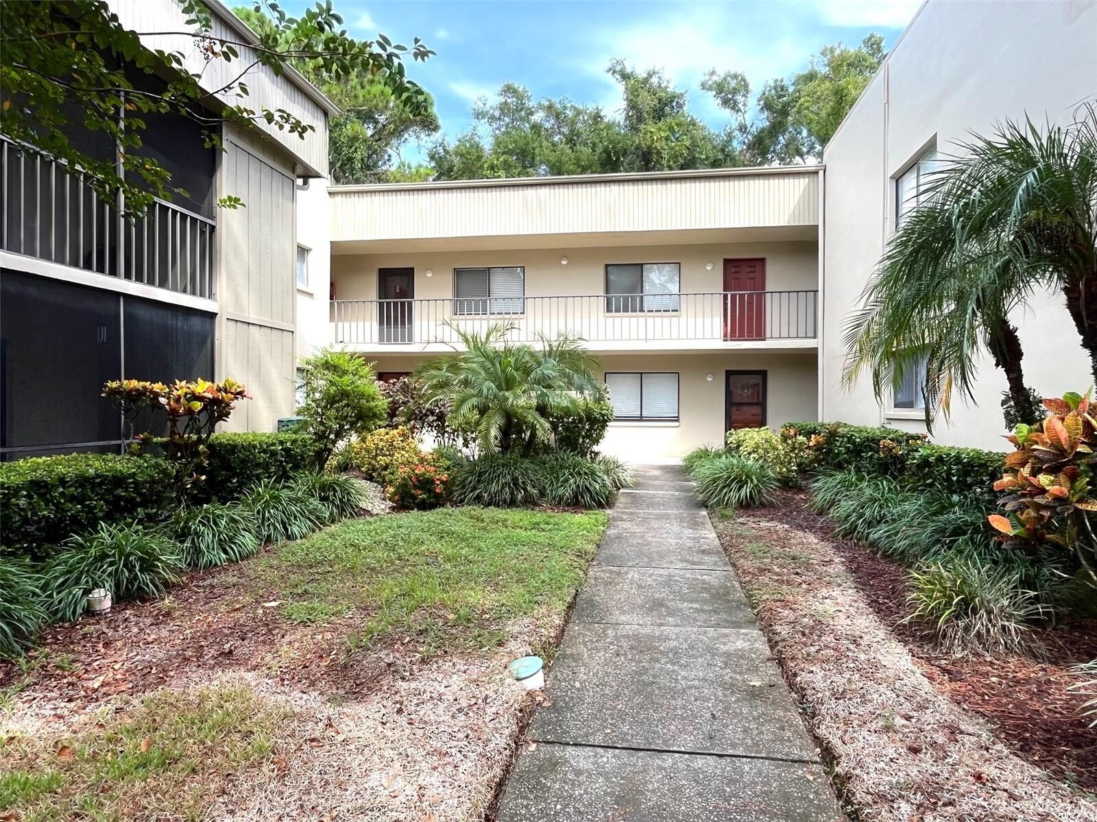 Property Photo:  3300 Fox Chase Circle N 219  FL 34683 