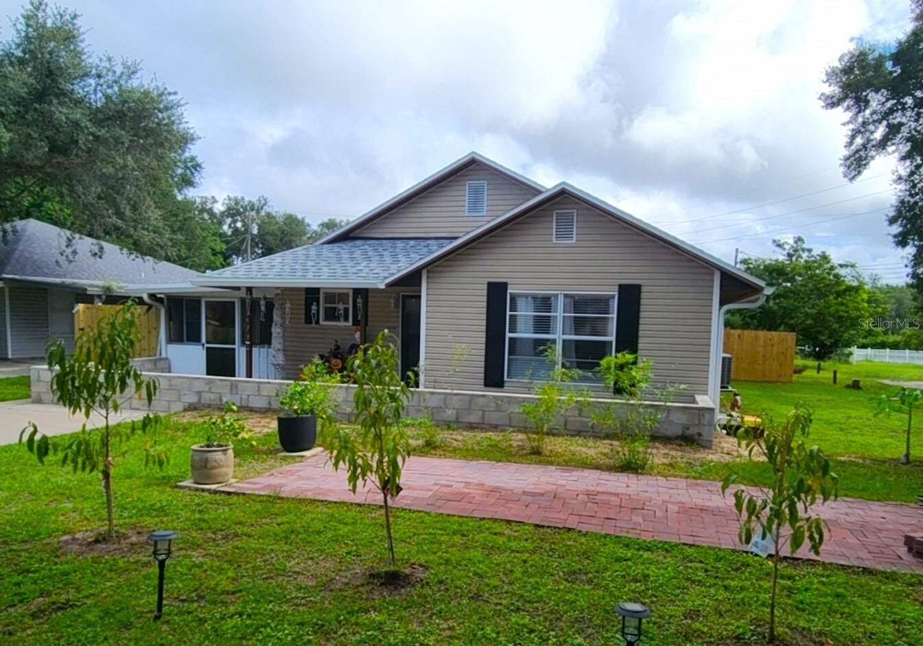Property Photo: 677 Warner Street FL 34736