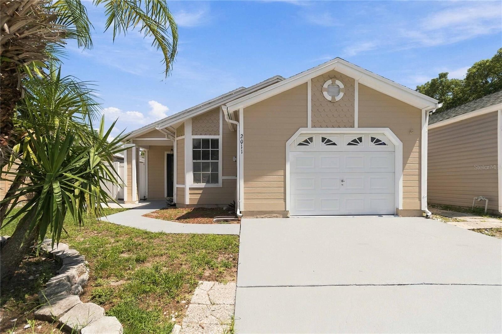 Property Photo:  2011 Winslow Drive  FL 32812 