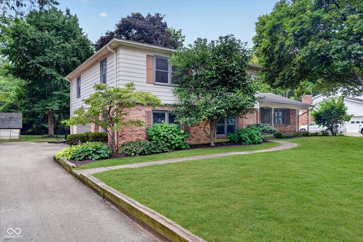 Property Photo: 665 Holliday Lane IN 46260
