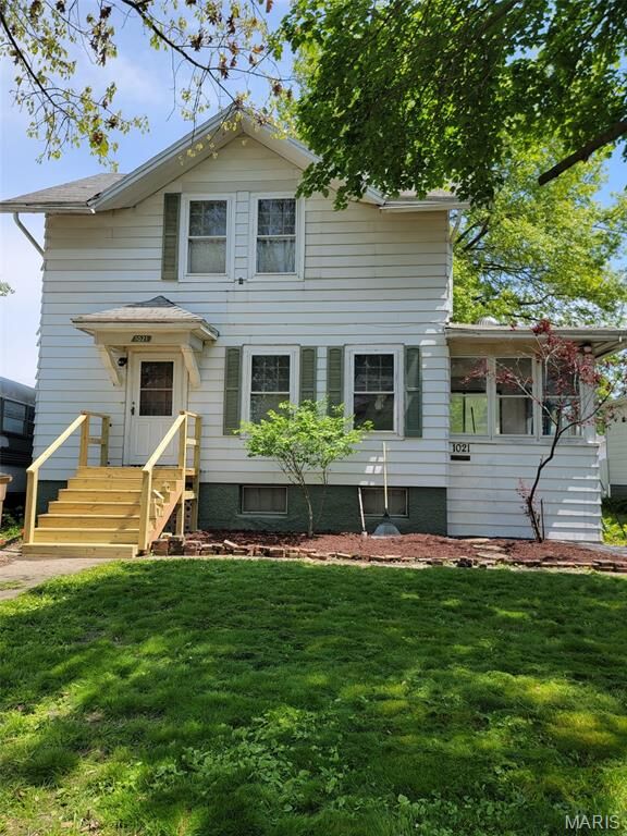 Property Photo:  1021 N Charles Street  IL 62626 