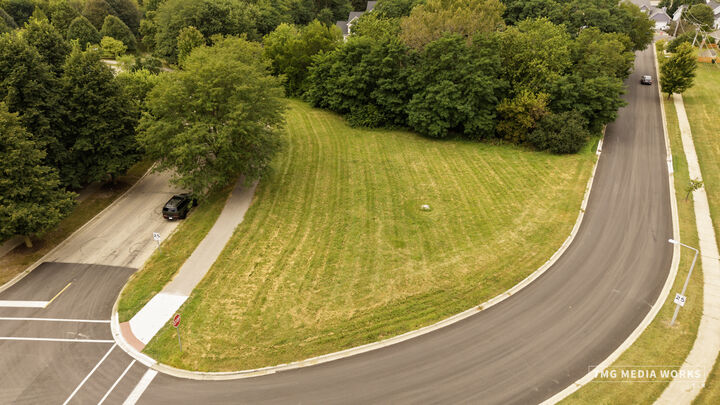 Property Photo: 2 E 87 Street IL 60502