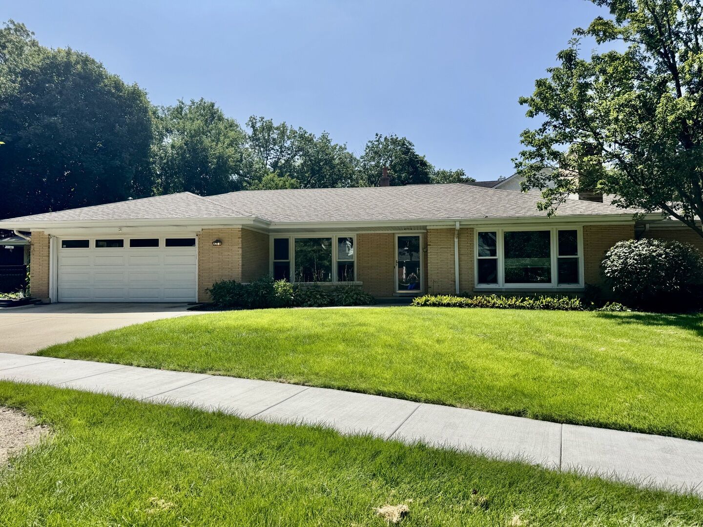 Property Photo:  677 Wingate Road  IL 60137 