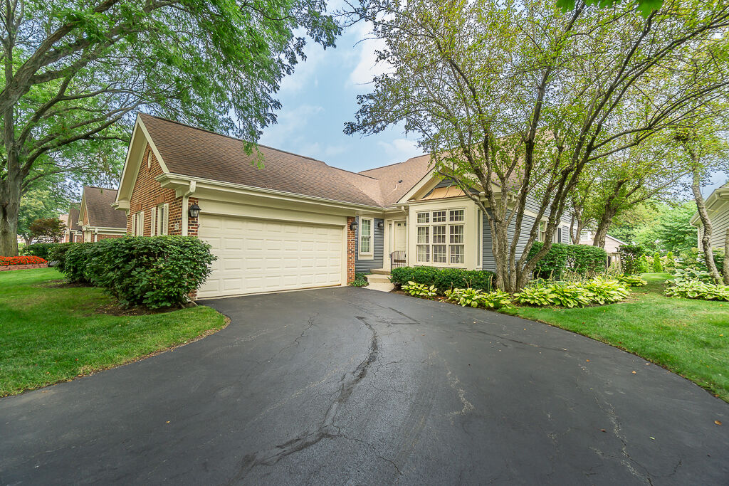Property Photo:  2157 N Lake Shore Circle  IL 60004 