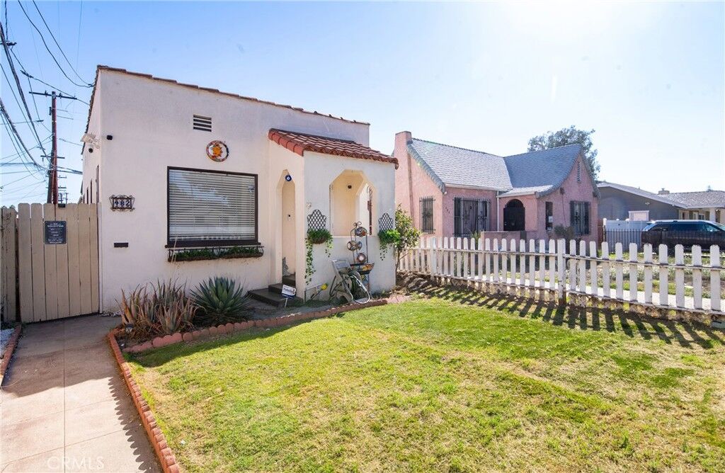 Property Photo:  482 E 59th Street  CA 90805 