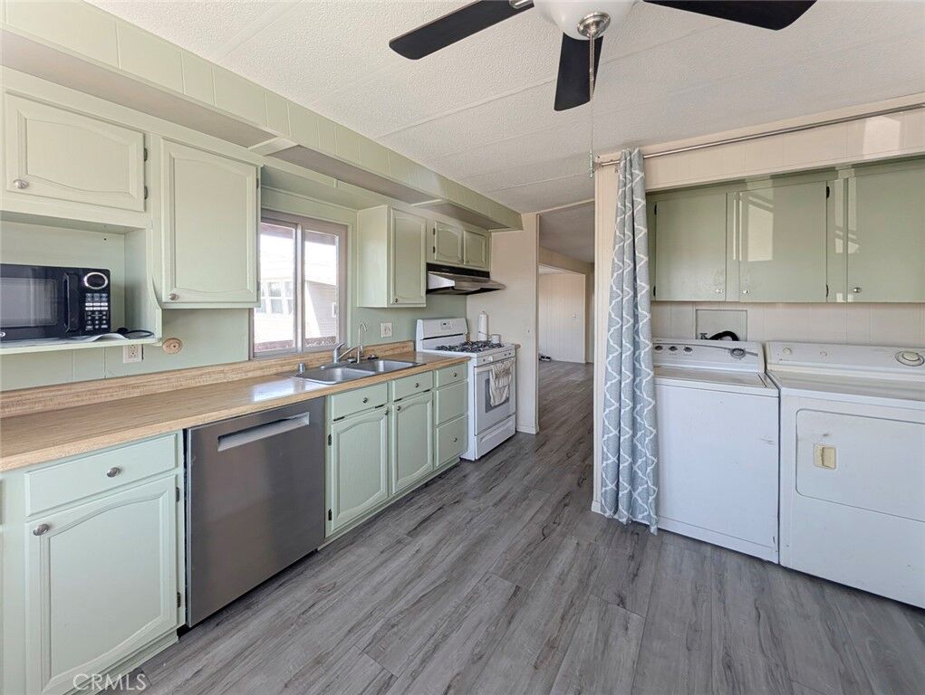Property Photo: 432 S Harbor Boulevard 143 CA 92704