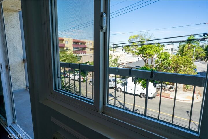 Property Photo:  2844 E 3rd 201  CA 90814 