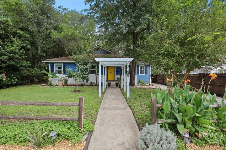 Property Photo:  2150 Indiana Avenue  GA 31404 