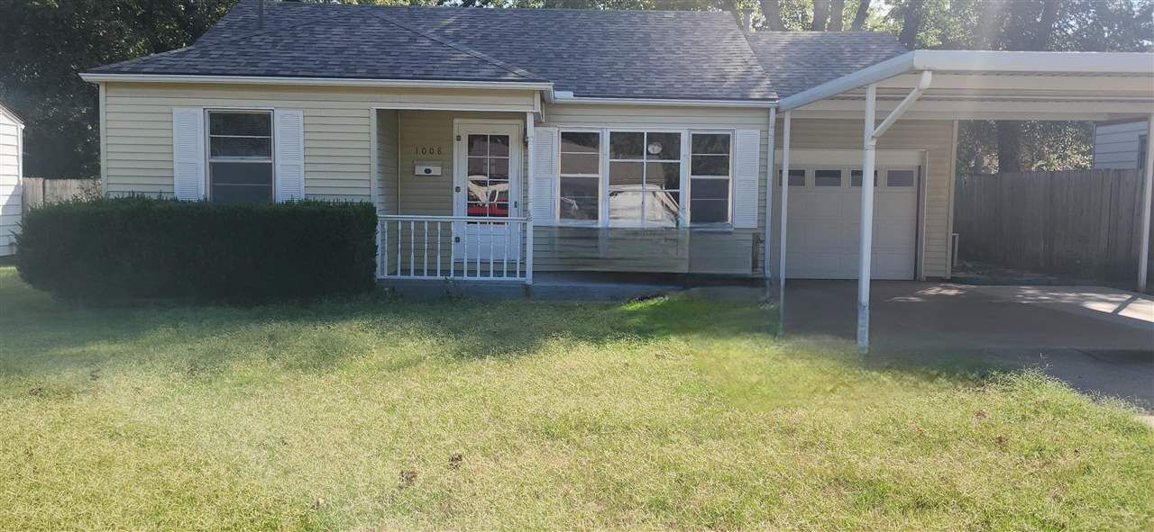 Property Photo:  1008 Poplar  OK 74601 