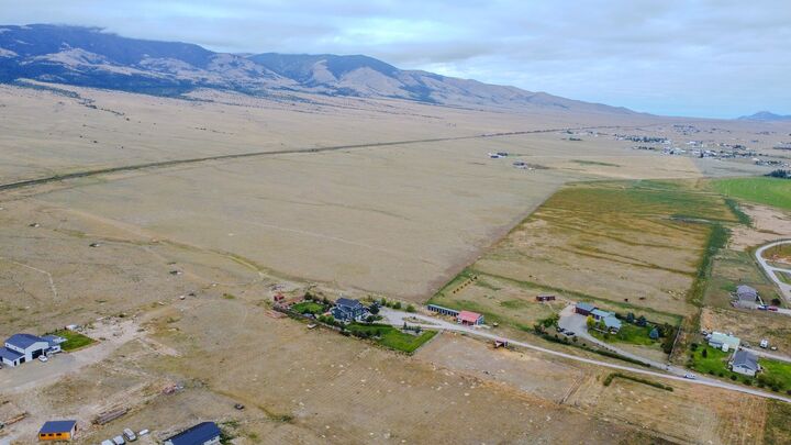 Property Photo:  6 Battleshipe Ln  MT 59644 
