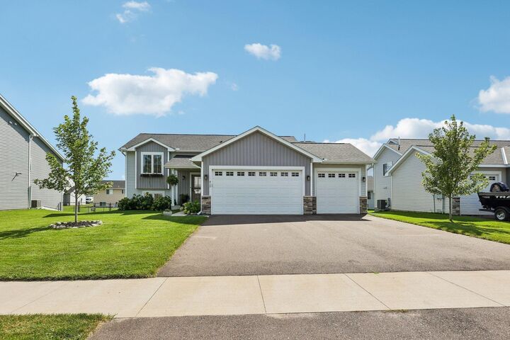 Property Photo:  415 Eagle Street NW  MN 55040 