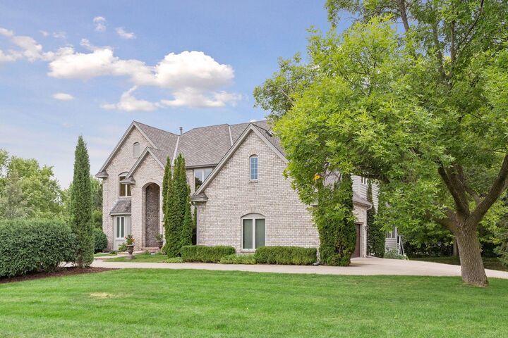 Property Photo: 16465 Eagle Ridge Drive MN 55345