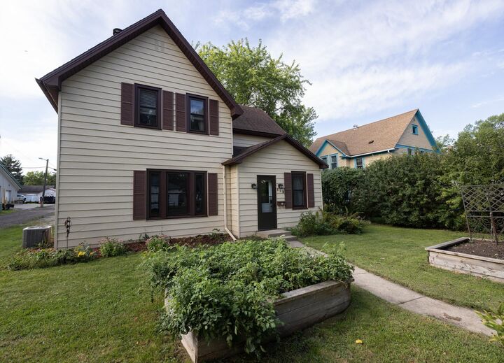 Property Photo:  113 W Bancroft Avenue  MN 56537 