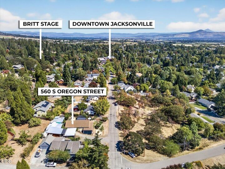 Property Photo: 560 S Oregon Street OR 97530