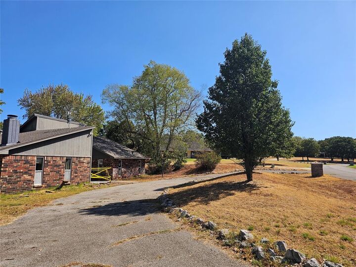 Property Photo: 9811 Brush Creek Road OK 73026