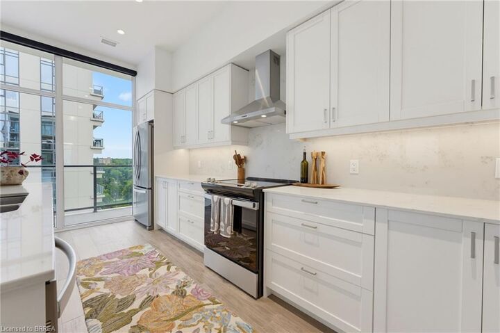 Property Photo:  50 Grand Avenue S 1802  ON N1S 0C2 