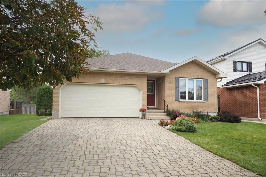 Property Photo:  16 Maple Street  ON N0G 2K0 