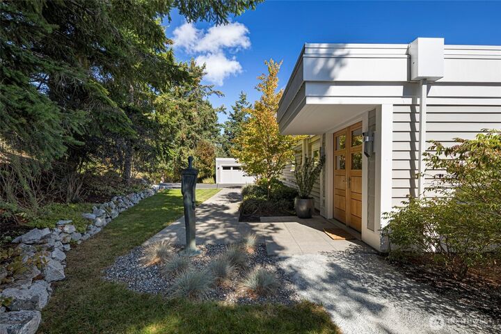 Property Photo:  144  Jensen Bay Road  WA 98250 