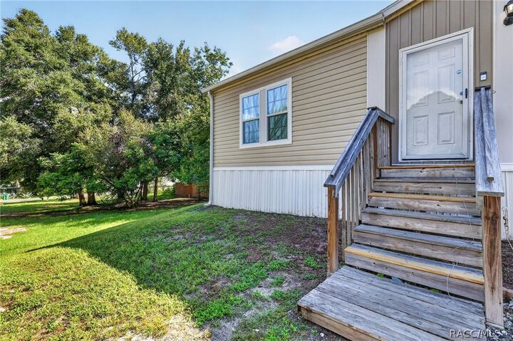 Property Photo: 223 Skyline Drive FL 32159