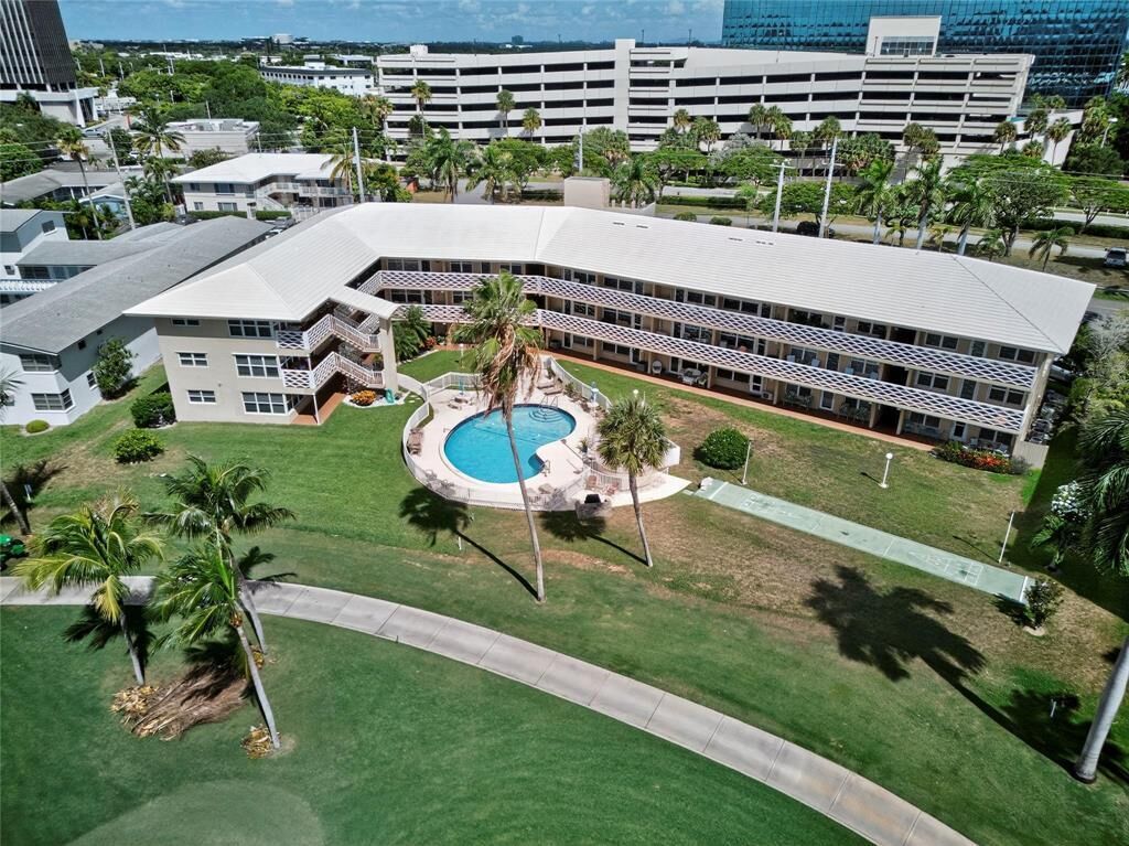 Property Photo:  4836 NE 23rd Avenue 17  FL 33308 
