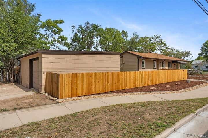 Property Photo:  3101 W Cedar Avenue  CO 80219 