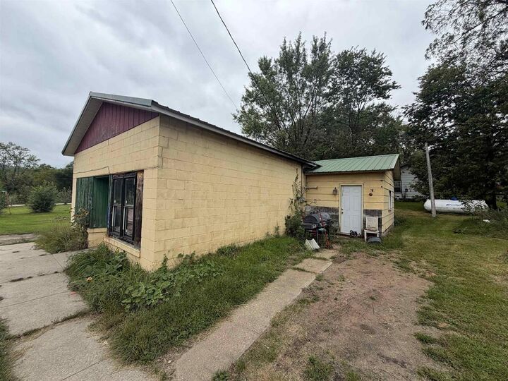 Property Photo:  28766 State Hwy 60 Road  WI 53556 