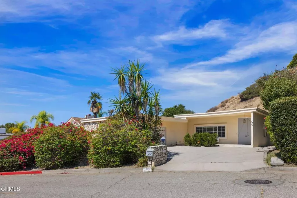 Property Photo:  1919 Deermont Road  CA 91207 