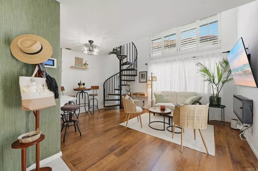 Property Photo:  744 Eastshore Terrace #102  CA 91913 