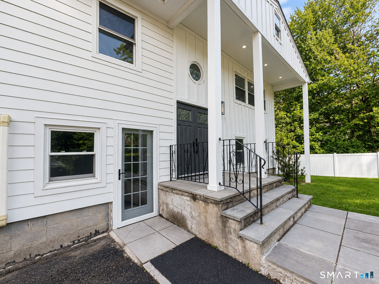 Property Photo:  4 Robert Lane B  CT 06880 