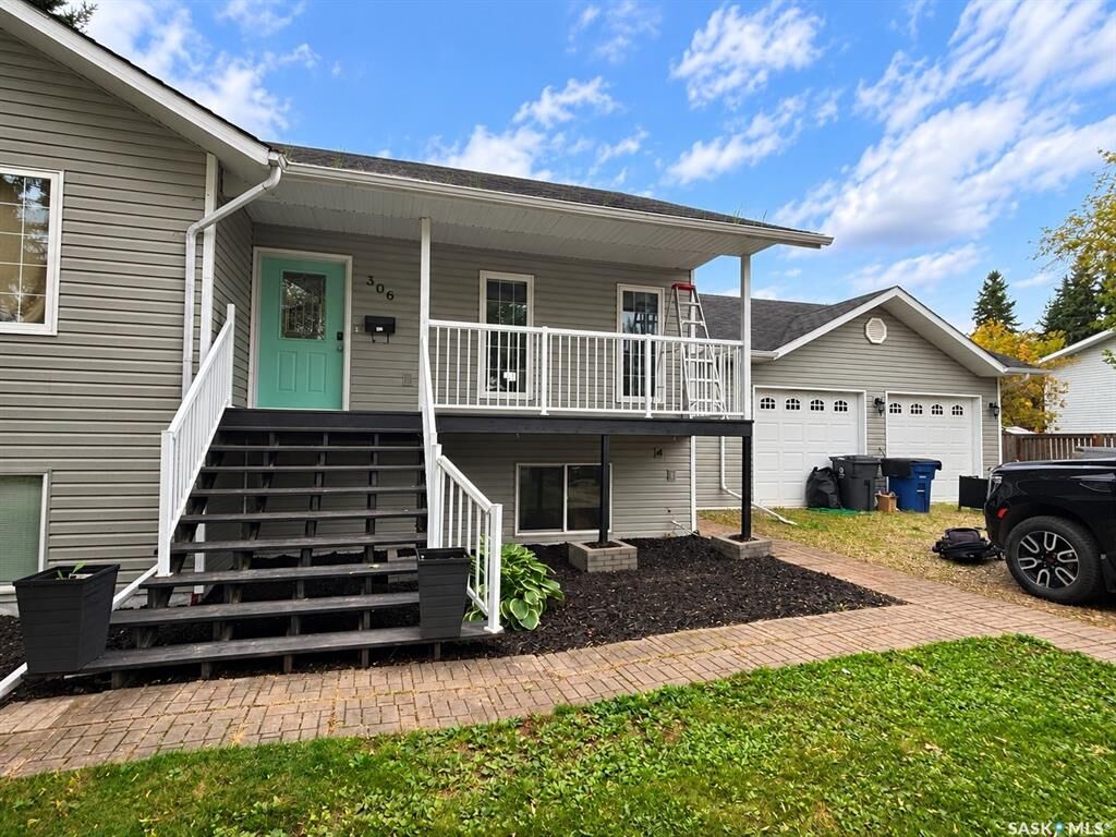 Property Photo:  306 Centre Avenue  SK S9X 1H2 
