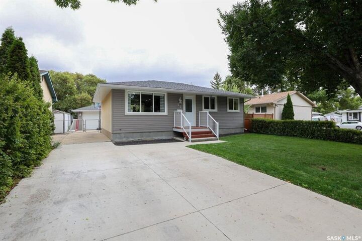 Property Photo:  55 Peart Crescent  SK S4N 4R4 