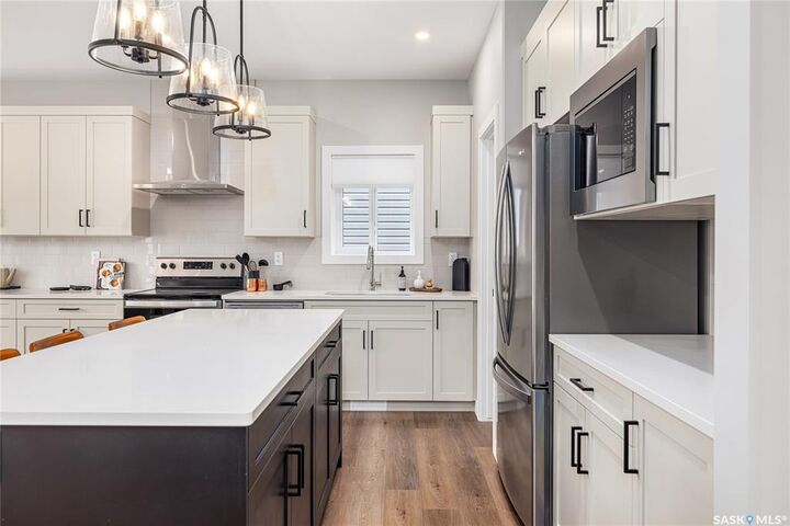 Property Photo:  281 Lakeside Boulevard  SK S0K 2T1 