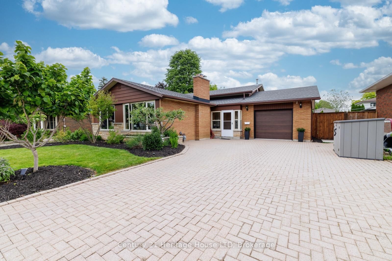 Property Photo:  14 Stanley Street  ON L2M 1S6 