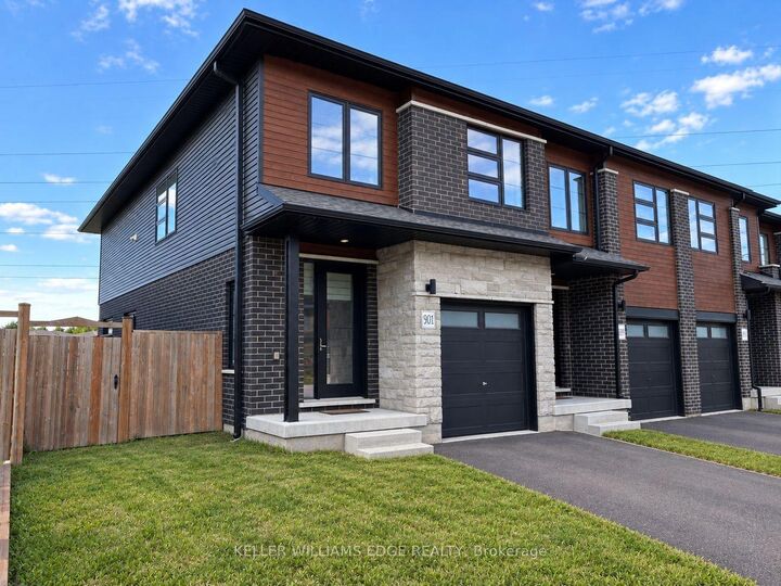Property Photo:  901 Robert Ferrie Drive  ON N2R 0P2 