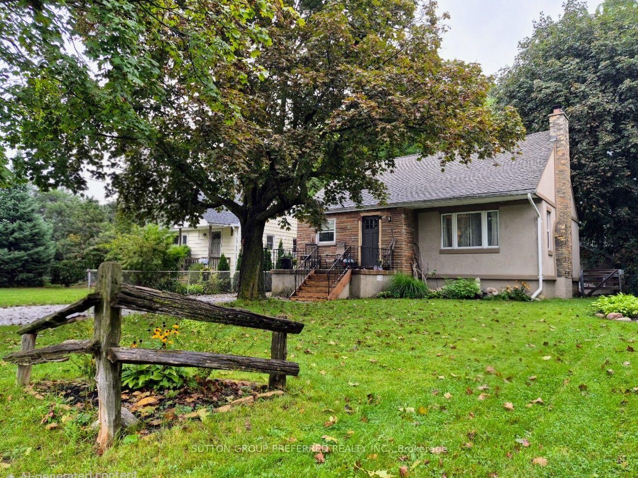 Property Photo:  208 Linwood Street  ON N5Y 1W6 