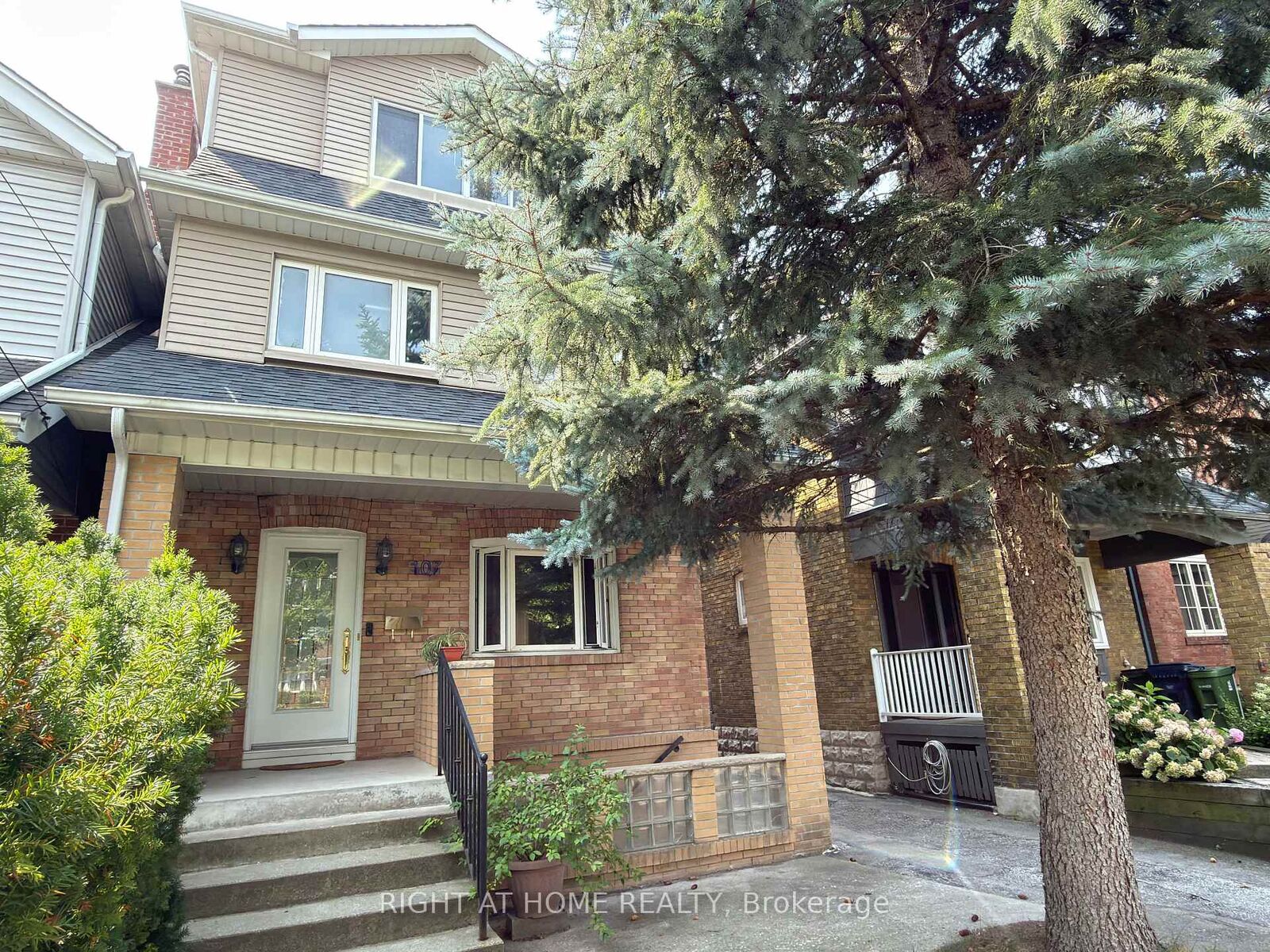 Property Photo:  107 Melrose Avenue  ON M5M 1Y8 