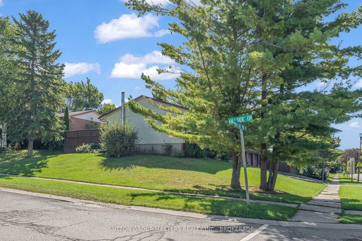 Property Photo:  752 High Gate Park Drive  ON K7M 5Z9 